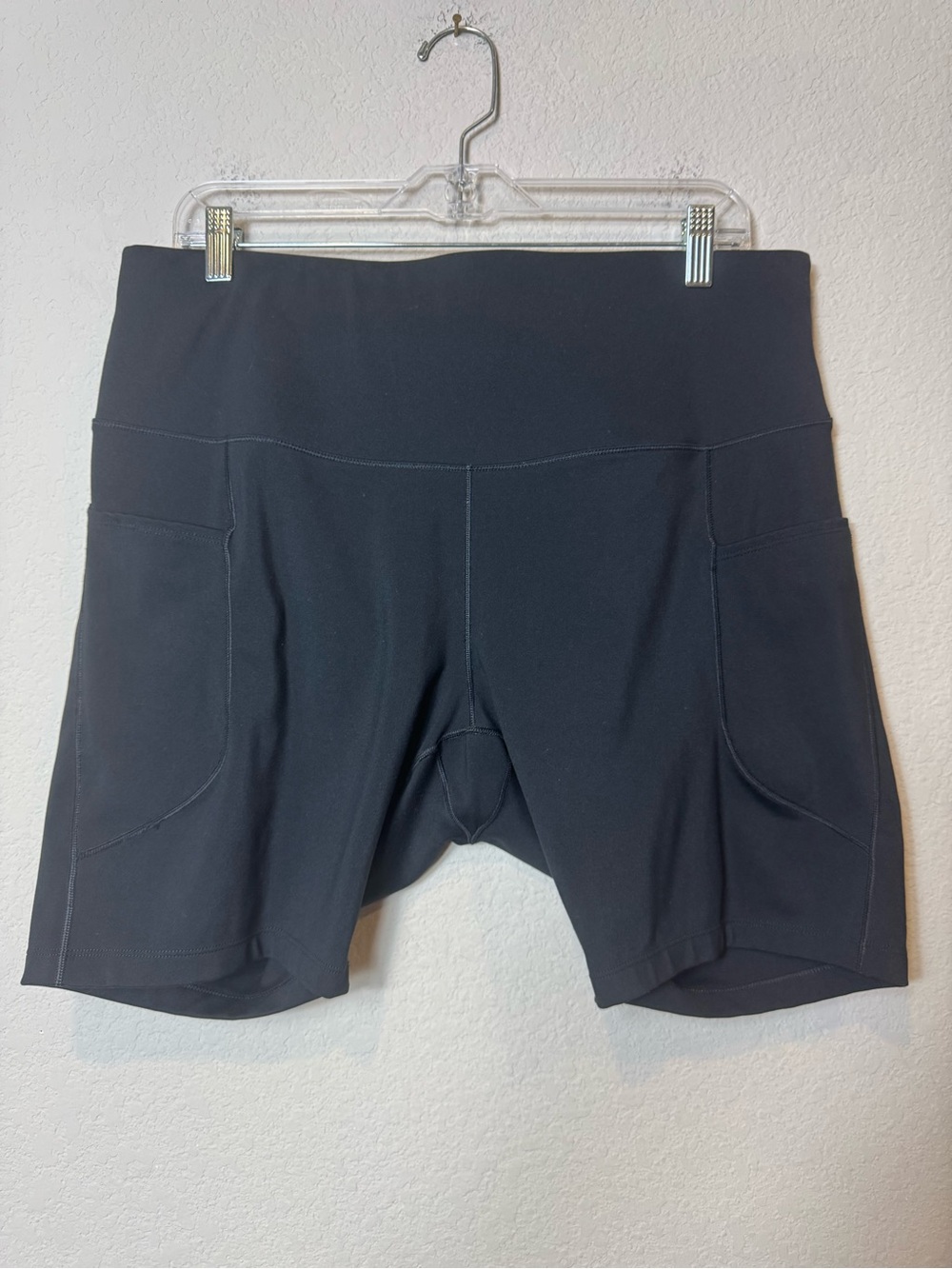 Nike Plus Size High-Rise Women's Bike Athletic Shorts with Side Pockets Black 2X